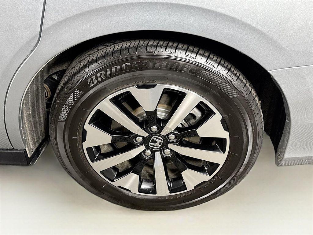 used 2025 Honda Odyssey car, priced at $41,990