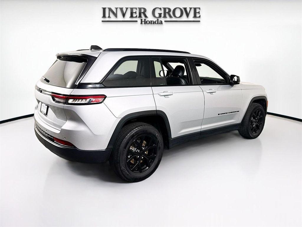 used 2024 Jeep Grand Cherokee car, priced at $26,999
