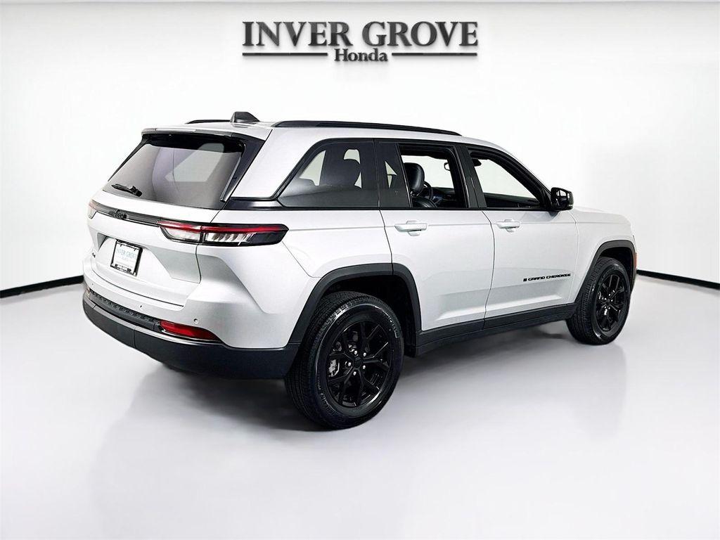 used 2024 Jeep Grand Cherokee car, priced at $26,999
