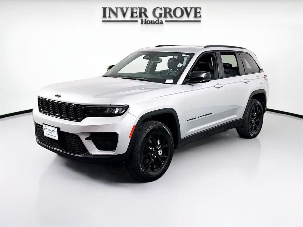 used 2024 Jeep Grand Cherokee car, priced at $29,999