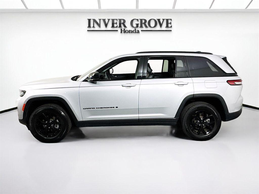 used 2024 Jeep Grand Cherokee car, priced at $26,999