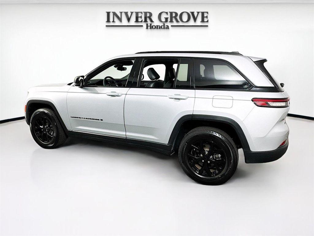 used 2024 Jeep Grand Cherokee car, priced at $26,999