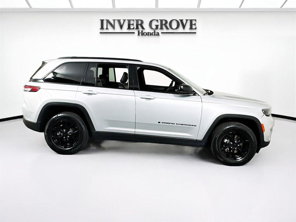 used 2024 Jeep Grand Cherokee car, priced at $26,999