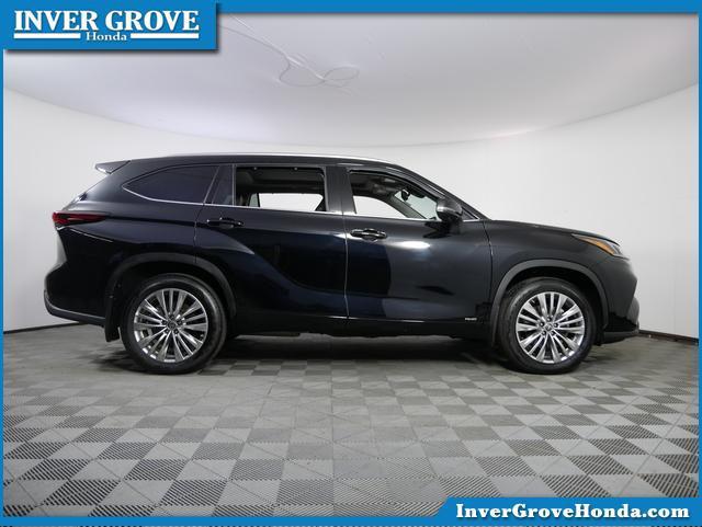 used 2024 Toyota Highlander Hybrid car, priced at $59,990