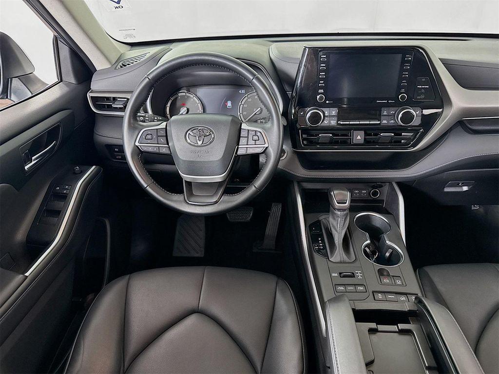 used 2022 Toyota Highlander car, priced at $38,690