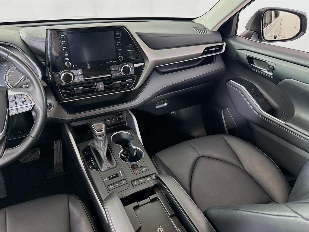 used 2022 Toyota Highlander car, priced at $38,690