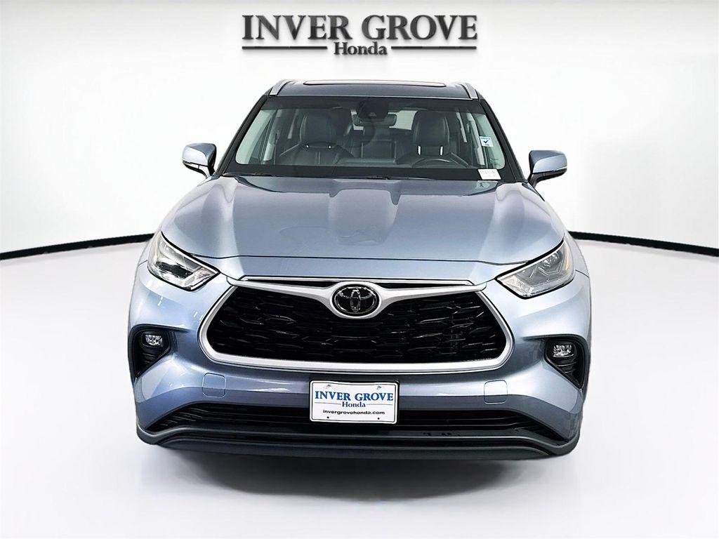 used 2022 Toyota Highlander car, priced at $38,690