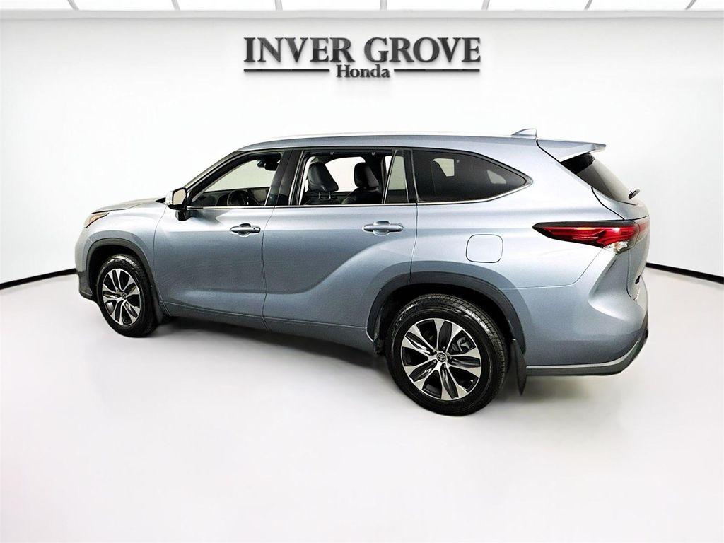 used 2022 Toyota Highlander car, priced at $38,690