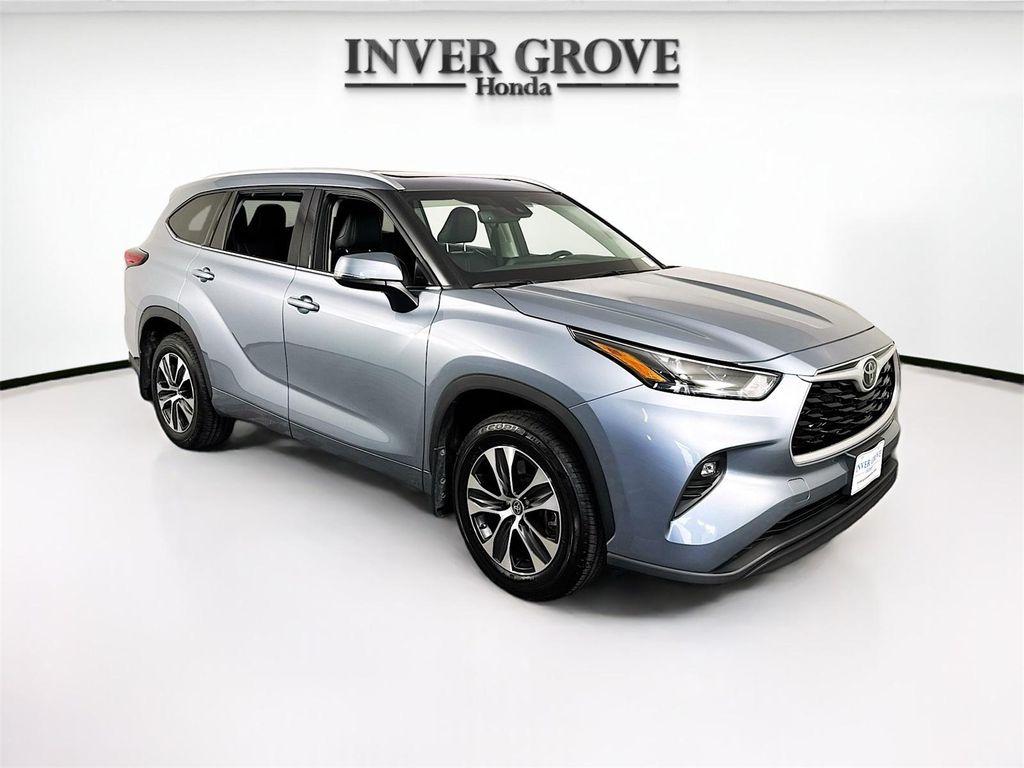used 2022 Toyota Highlander car, priced at $38,690