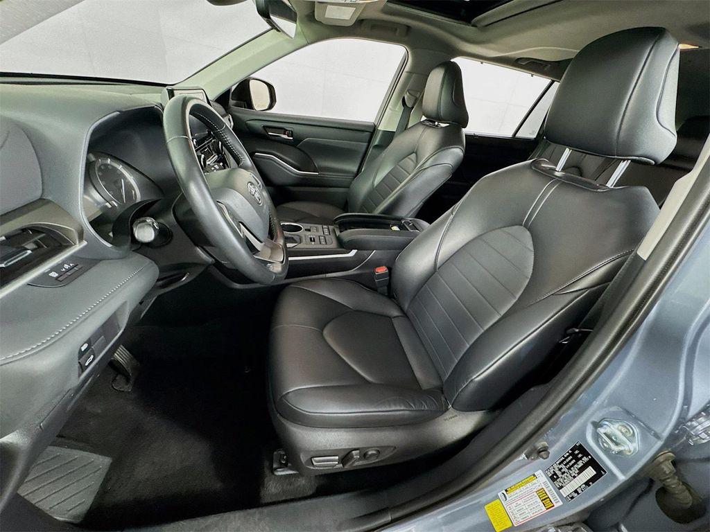 used 2022 Toyota Highlander car, priced at $38,690
