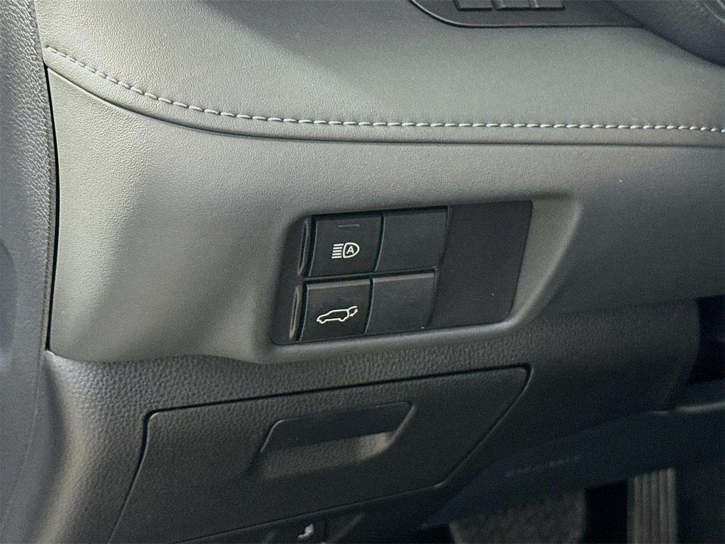 used 2022 Toyota Highlander car, priced at $38,690