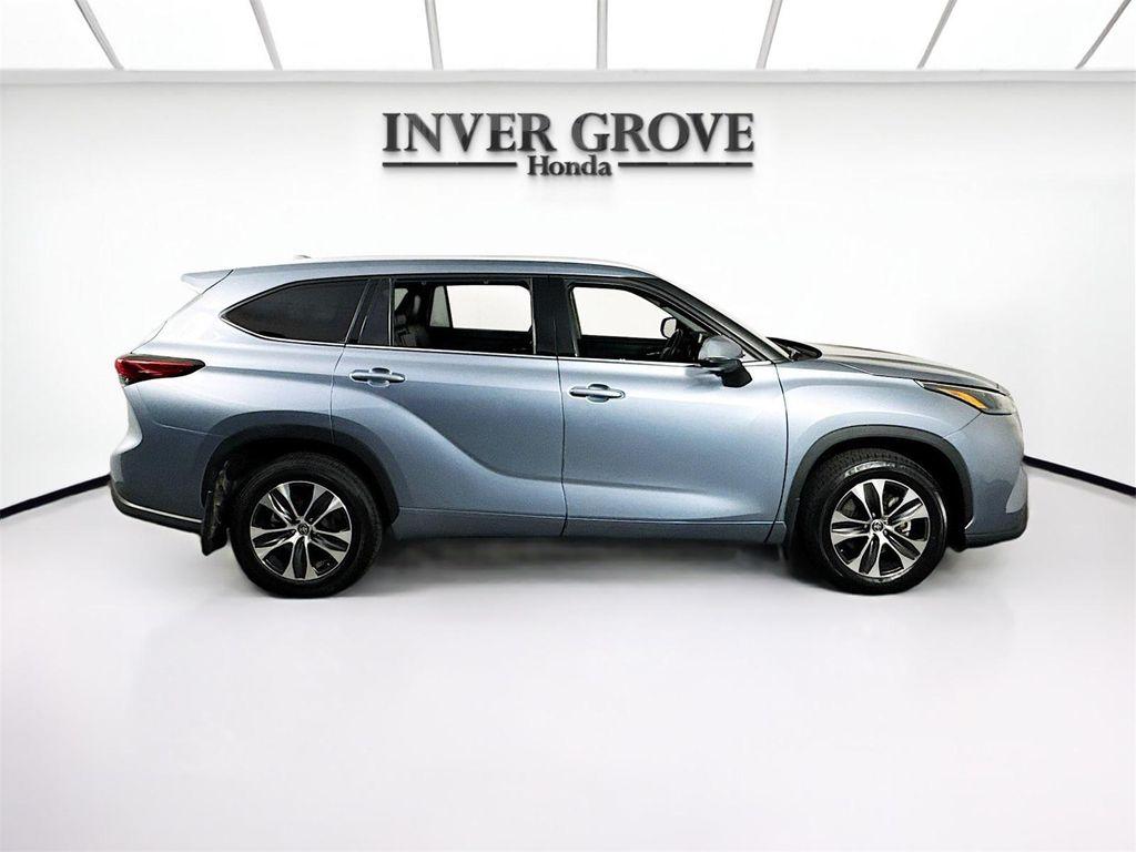 used 2022 Toyota Highlander car, priced at $38,690