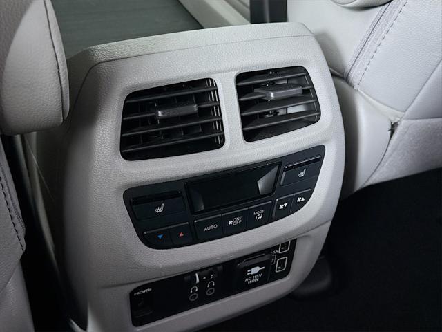 used 2021 Honda Pilot car, priced at $31,990
