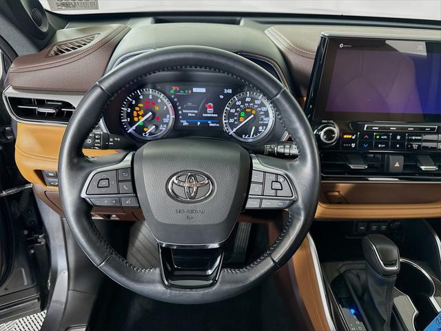 used 2020 Toyota Highlander car, priced at $33,990