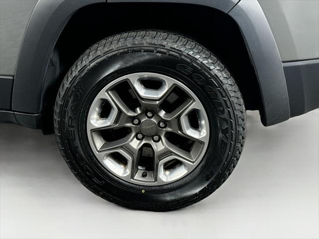 used 2019 Jeep Cherokee car, priced at $21,490