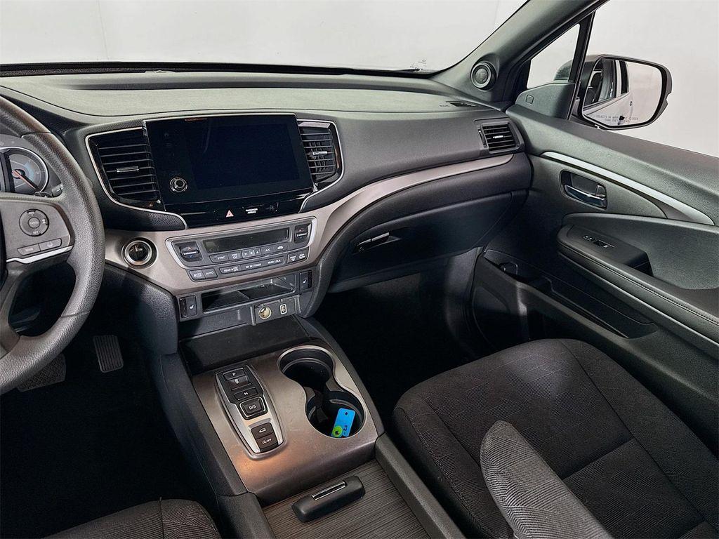 used 2022 Honda Pilot car, priced at $30,990