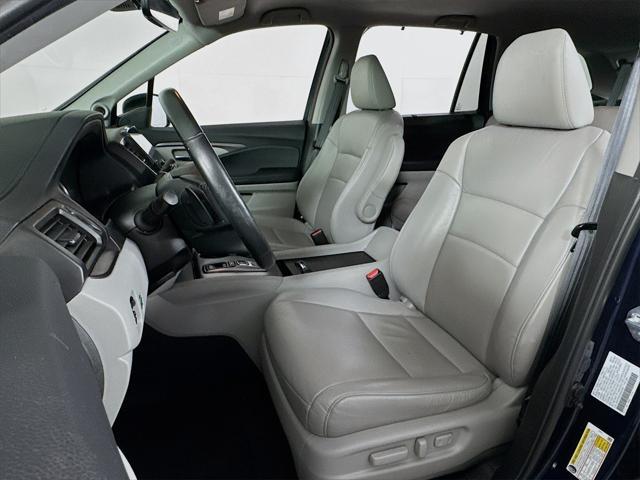 used 2022 Honda Pilot car, priced at $33,990