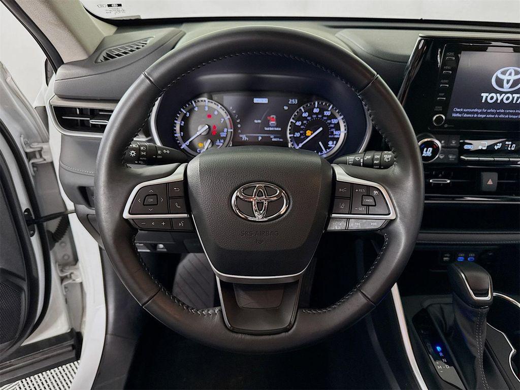 used 2022 Toyota Highlander car, priced at $38,990