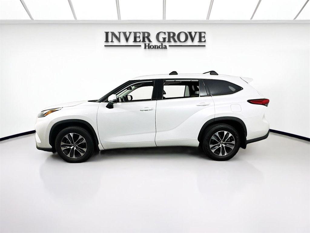 used 2022 Toyota Highlander car, priced at $38,990