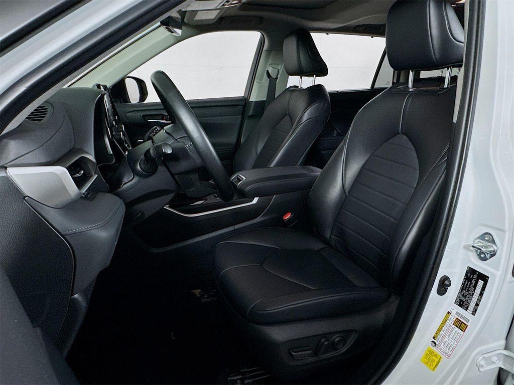 used 2022 Toyota Highlander car, priced at $38,990
