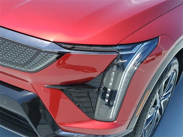 new 2025 Cadillac OPTIQ car, priced at $56,215