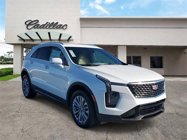 new 2025 Cadillac XT4 car, priced at $43,215