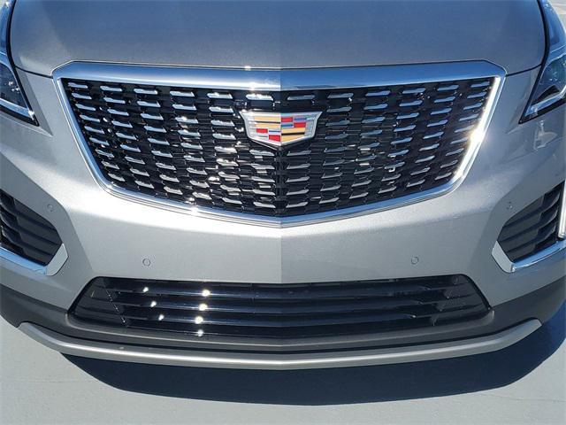 new 2025 Cadillac XT5 car, priced at $55,265