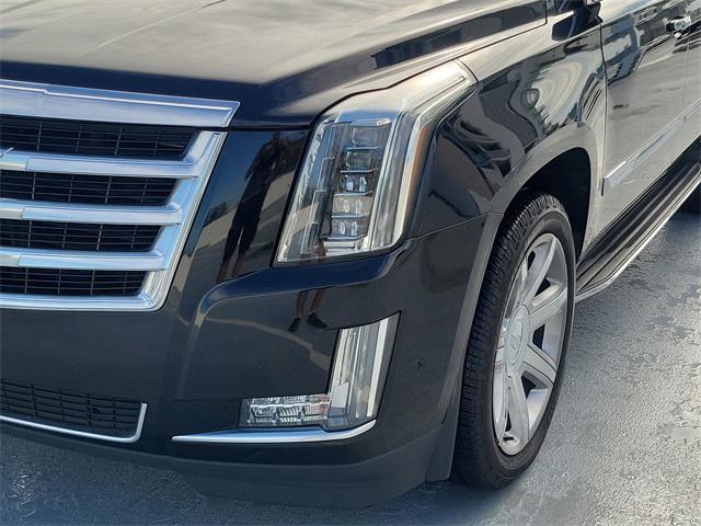 used 2020 Cadillac Escalade ESV car, priced at $25,589