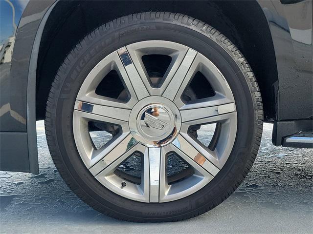 used 2020 Cadillac Escalade ESV car, priced at $25,589