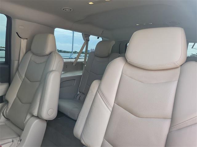 used 2020 Cadillac Escalade ESV car, priced at $25,589