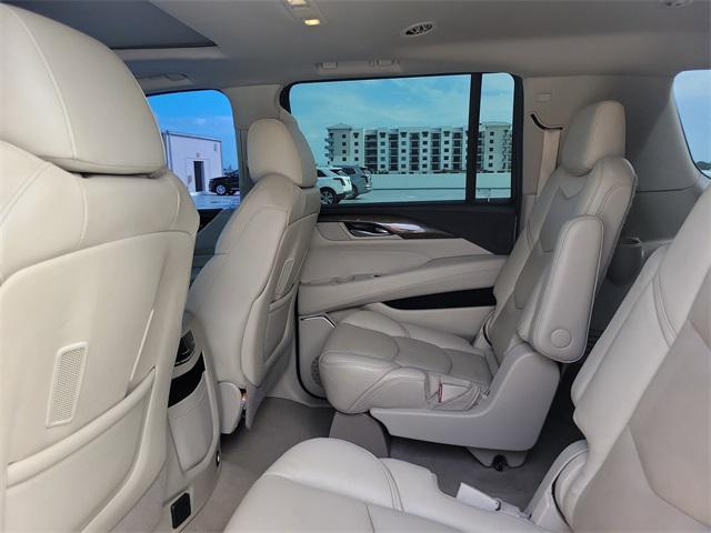 used 2020 Cadillac Escalade ESV car, priced at $25,589