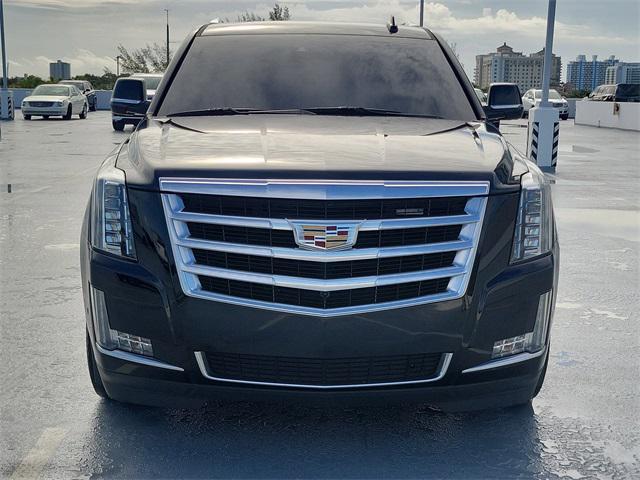 used 2020 Cadillac Escalade ESV car, priced at $25,589