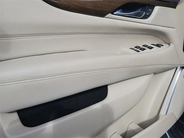 used 2020 Cadillac Escalade ESV car, priced at $25,589