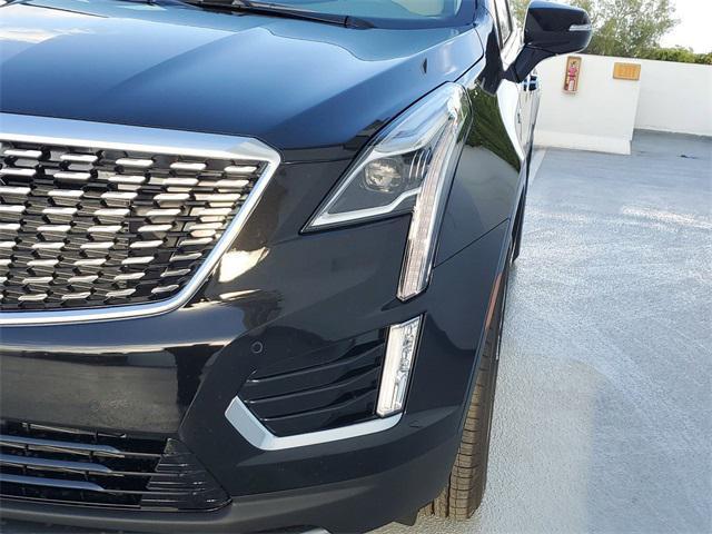 new 2025 Cadillac XT5 car, priced at $54,815