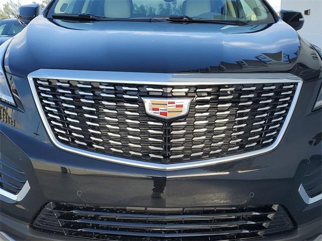 new 2025 Cadillac XT5 car, priced at $54,815