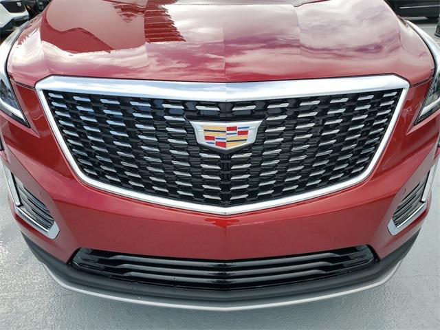 new 2025 Cadillac XT5 car, priced at $54,215