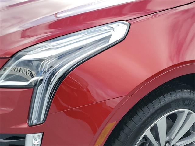 new 2025 Cadillac XT5 car, priced at $54,215