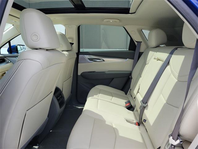 new 2025 Cadillac XT5 car, priced at $52,715