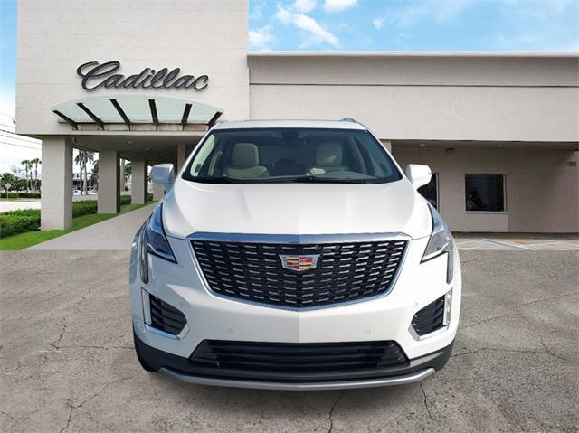 new 2025 Cadillac XT5 car, priced at $54,215