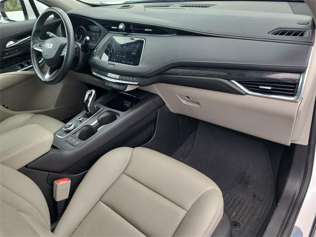 used 2022 Cadillac XT4 car, priced at $22,534