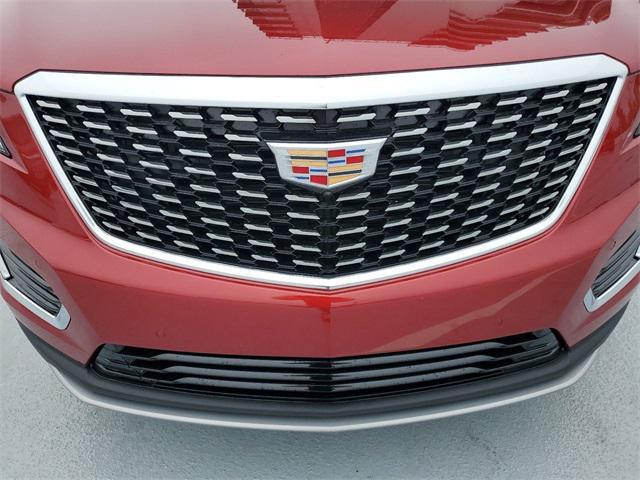 new 2025 Cadillac XT5 car, priced at $57,085