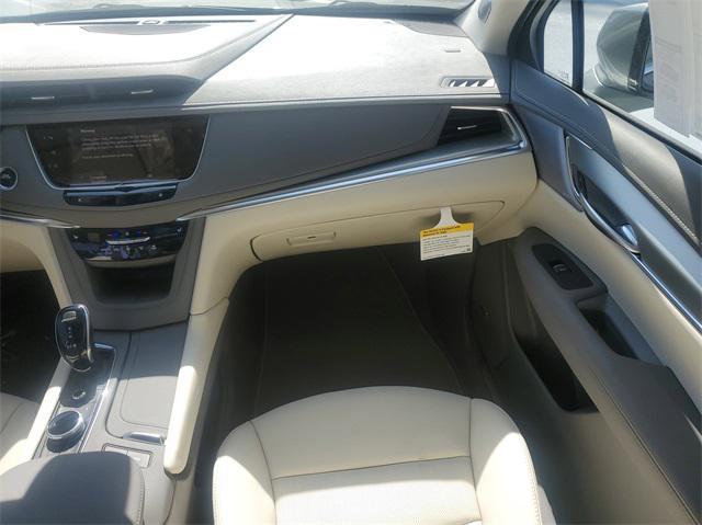 new 2025 Cadillac XT5 car, priced at $54,265