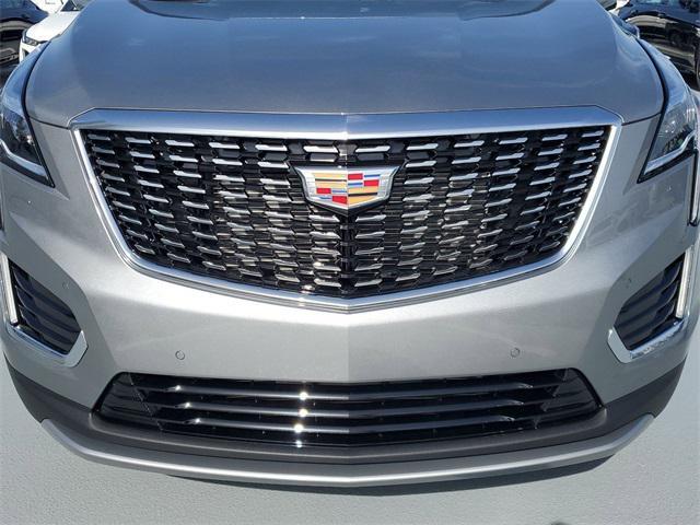 new 2025 Cadillac XT5 car, priced at $52,990