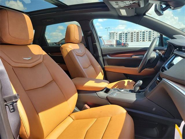 new 2025 Cadillac XT5 car, priced at $52,715