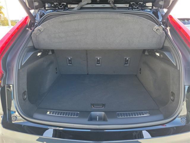 used 2024 Cadillac XT4 car, priced at $34,804
