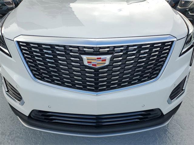 new 2025 Cadillac XT5 car, priced at $55,415