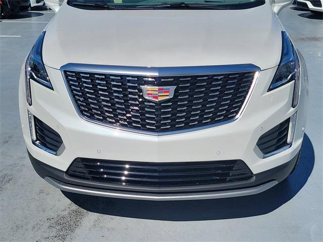 new 2025 Cadillac XT5 car, priced at $55,830