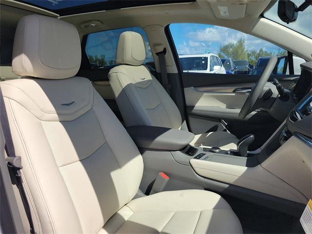 new 2025 Cadillac XT5 car, priced at $55,830