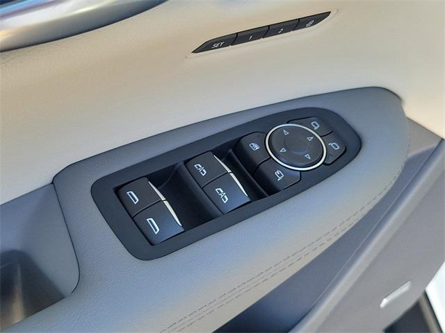 new 2025 Cadillac XT5 car, priced at $55,830