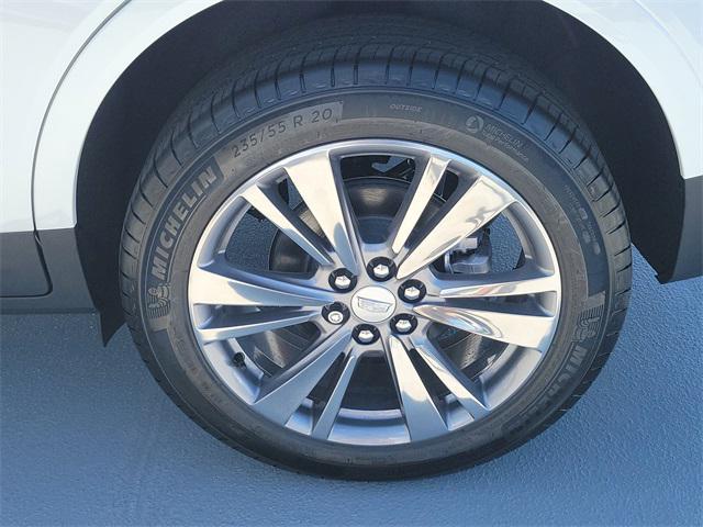 new 2025 Cadillac XT5 car, priced at $55,830